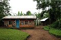  
Popis: jiný typ ugandské architektury 